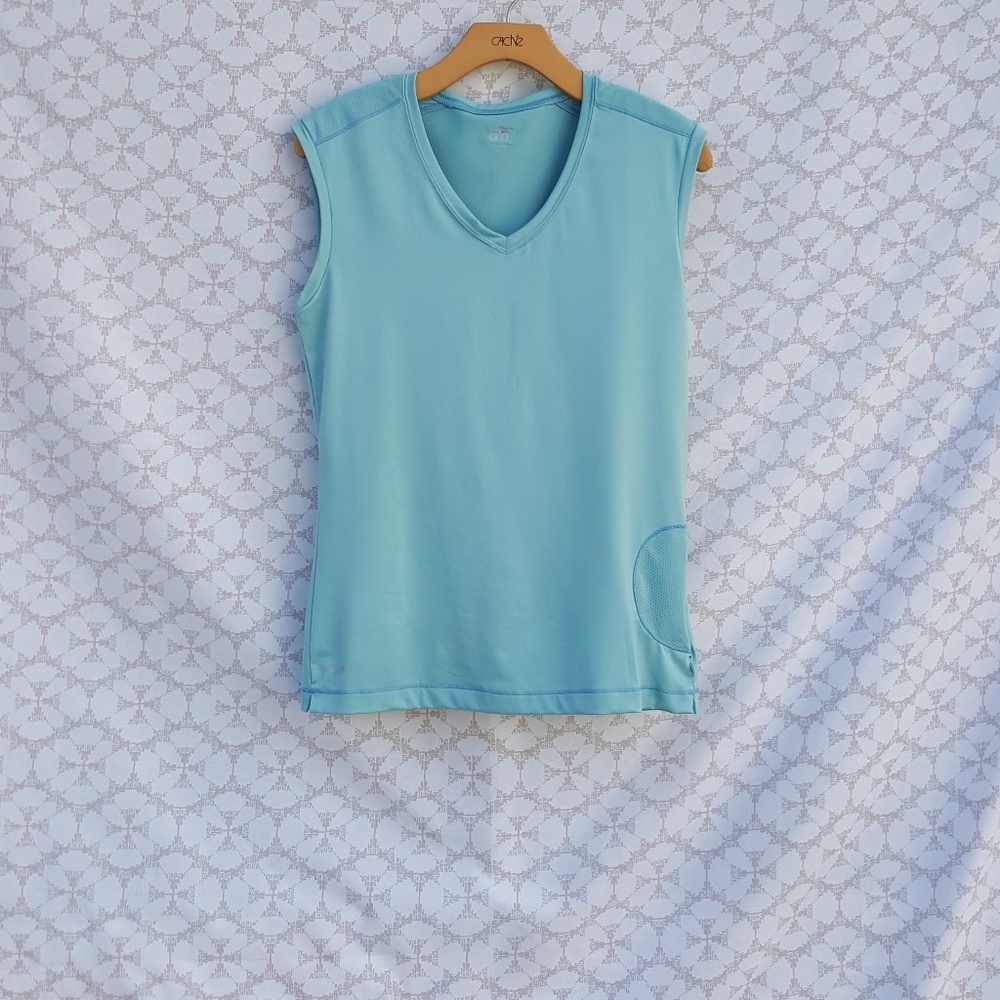 Alo yoga cool fit sleeveless top size L